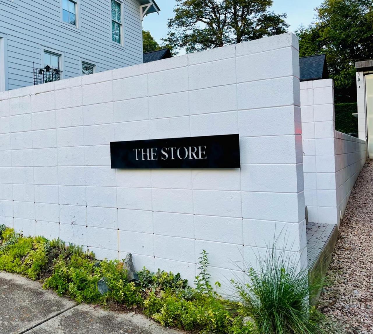 The Store Роли Экстерьер фото